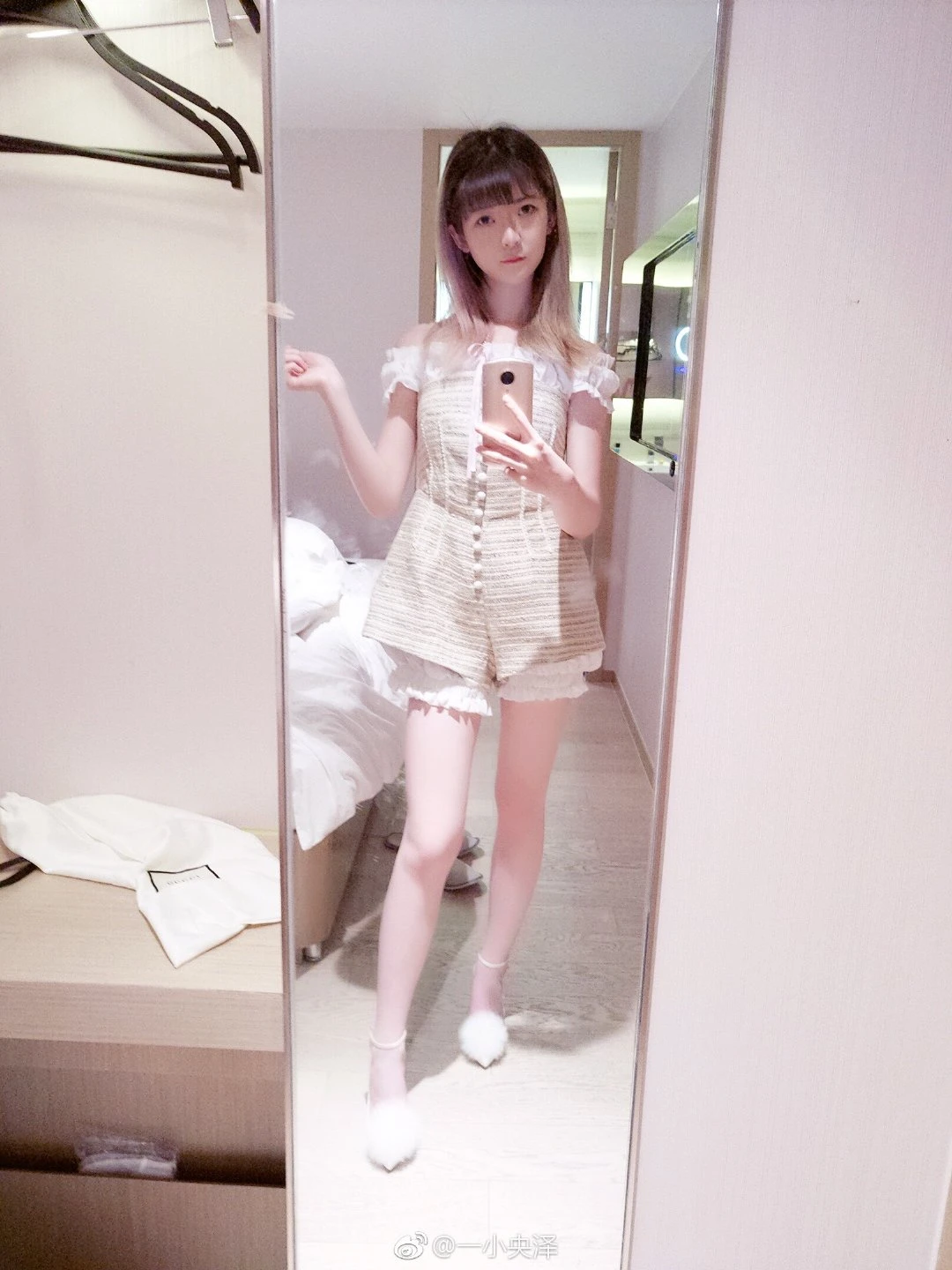 Yi Xiaoyangze NO.0000 Weibo Mixed Photos [660P-635M] (661 photos) - Yi Xiao Yang Ze (一小央泽) - Photo 232 of 661
