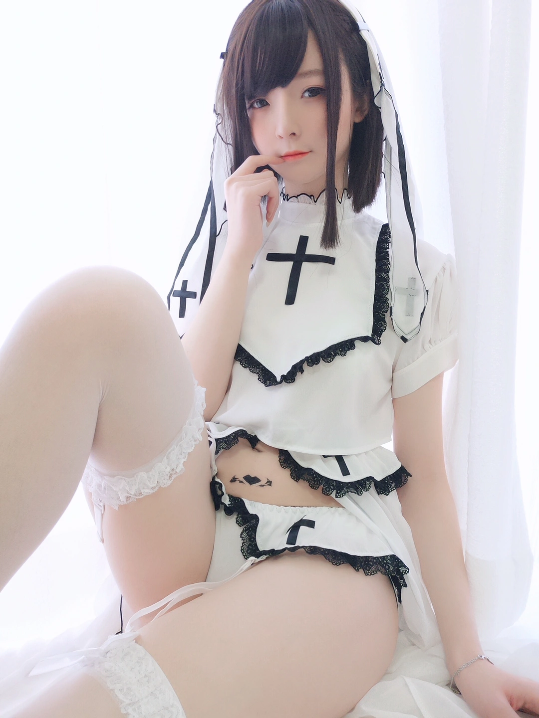Yi Xiao Yang Zi NO.004 White Nun [32P9V-170M] (32 photos) - Yi Xiao Yang Ze (一小央泽) - Photo 12 of 32
