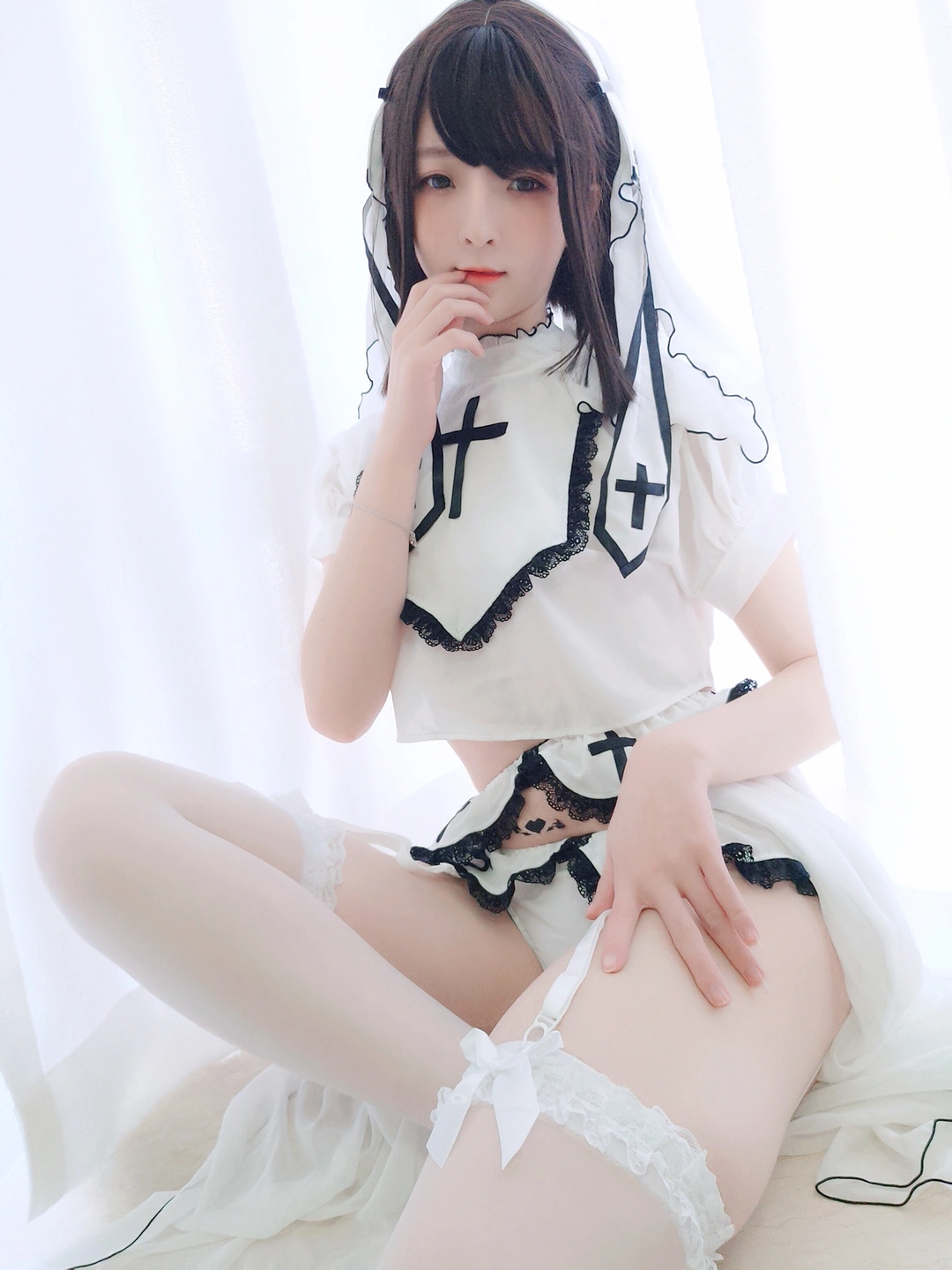 Yi Xiao Yang Zi NO.004 White Nun [32P9V-170M] (32 photos) - Yi Xiao Yang Ze (一小央泽) - Photo 19 of 32