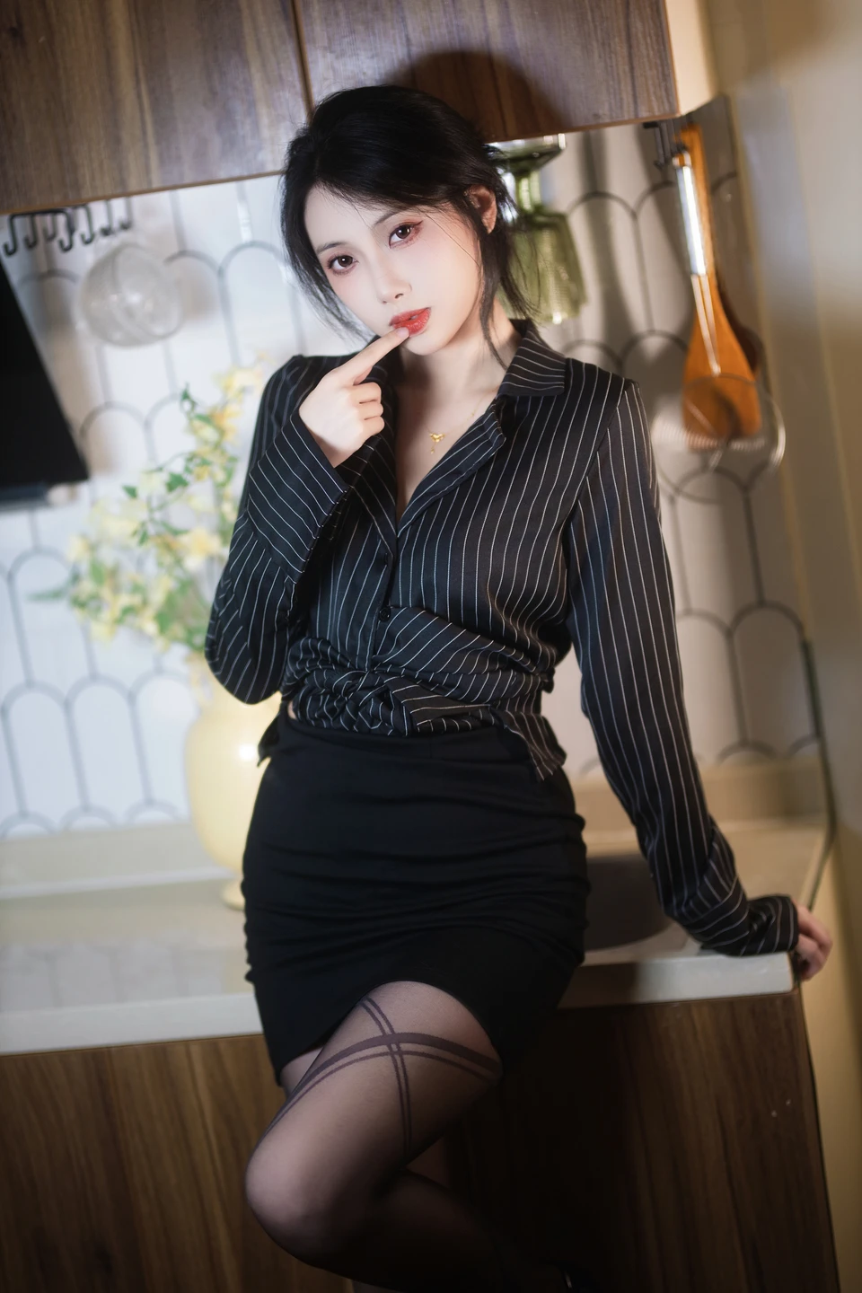 Seven Red Beans - No.001 Black Ribbon (39 photos) - Qi Zhi Hong Dou (七只红豆) - Photo 2 of 39