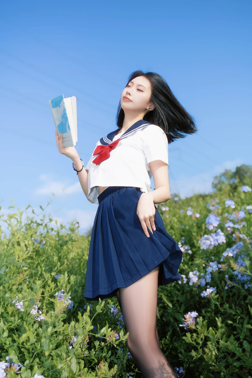 Seven Red Beans - No.002 Red Bean Blue Flower JK (39 photos) - Qi Zhi Hong Dou (七只红豆) - Photo 1 of 39