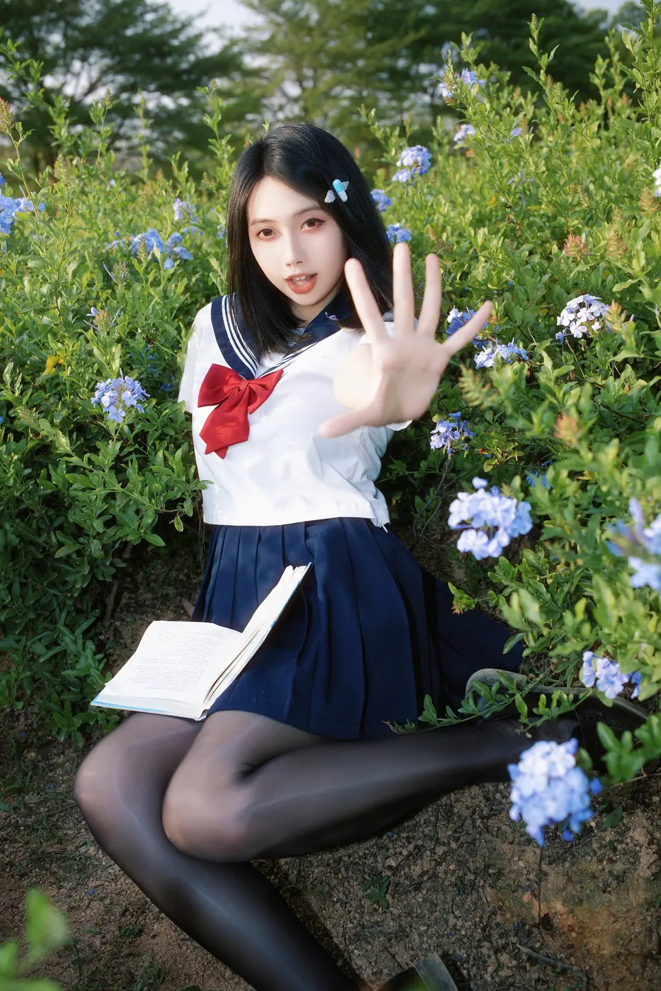 Seven Red Beans - No.002 Red Bean Blue Flower JK (39 photos) - Qi Zhi Hong Dou (七只红豆) - Photo 13 of 39