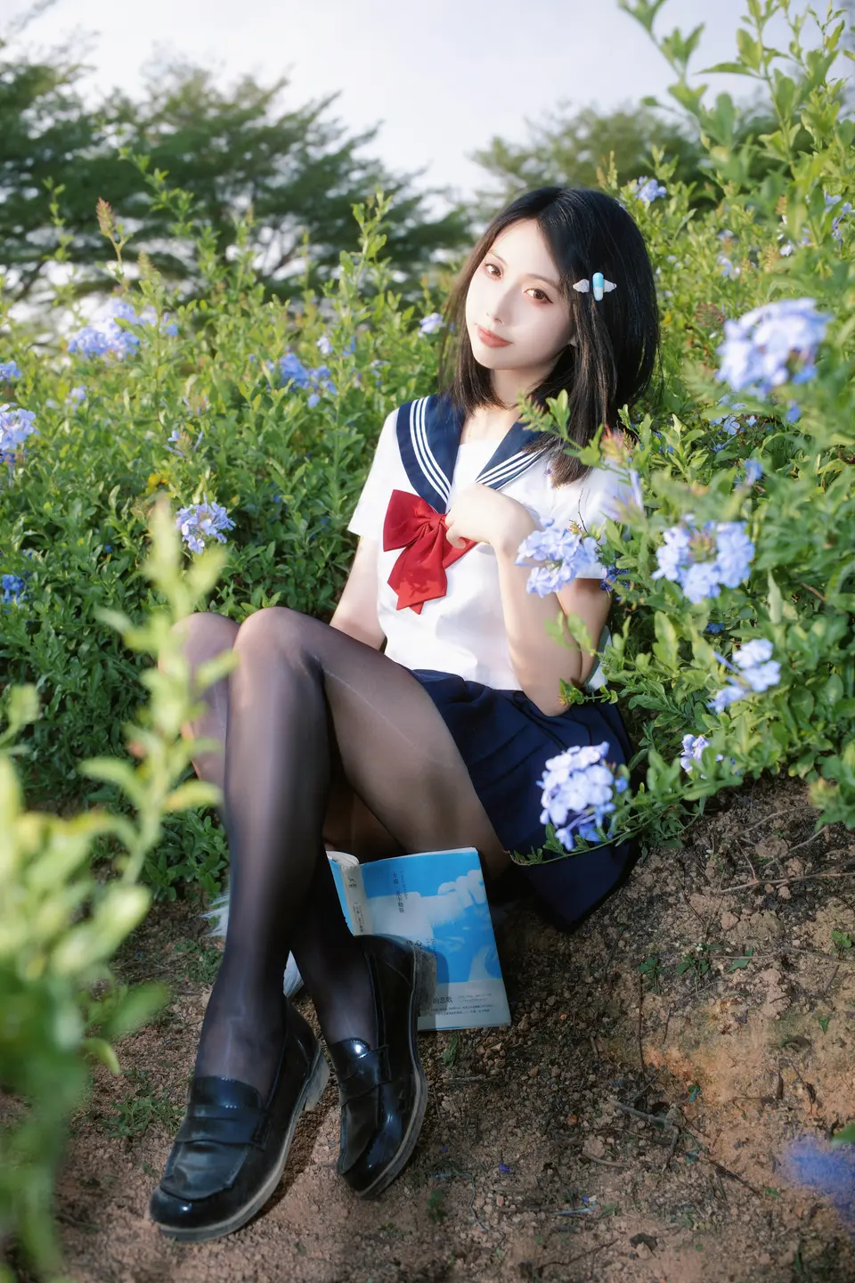 Seven Red Beans - No.002 Red Bean Blue Flower JK (39 photos) - Qi Zhi Hong Dou (七只红豆) - Photo 15 of 39