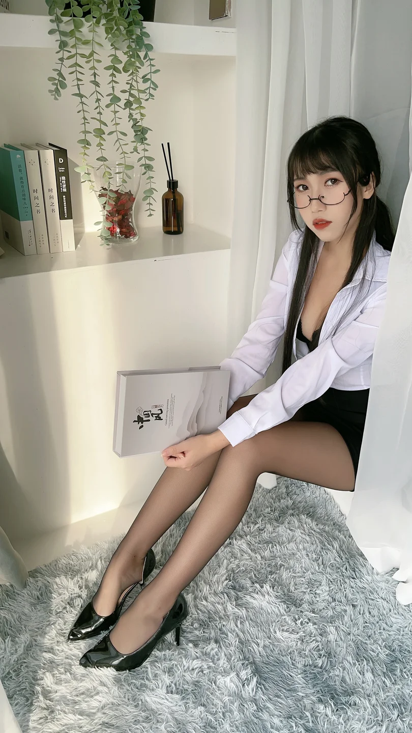 Bu Ai Mao - Black Stockings Pencil Skirt Office Lady [24P, (24 photos) - Bu Ai Mao (不呆猫) - Photo 20 of 24