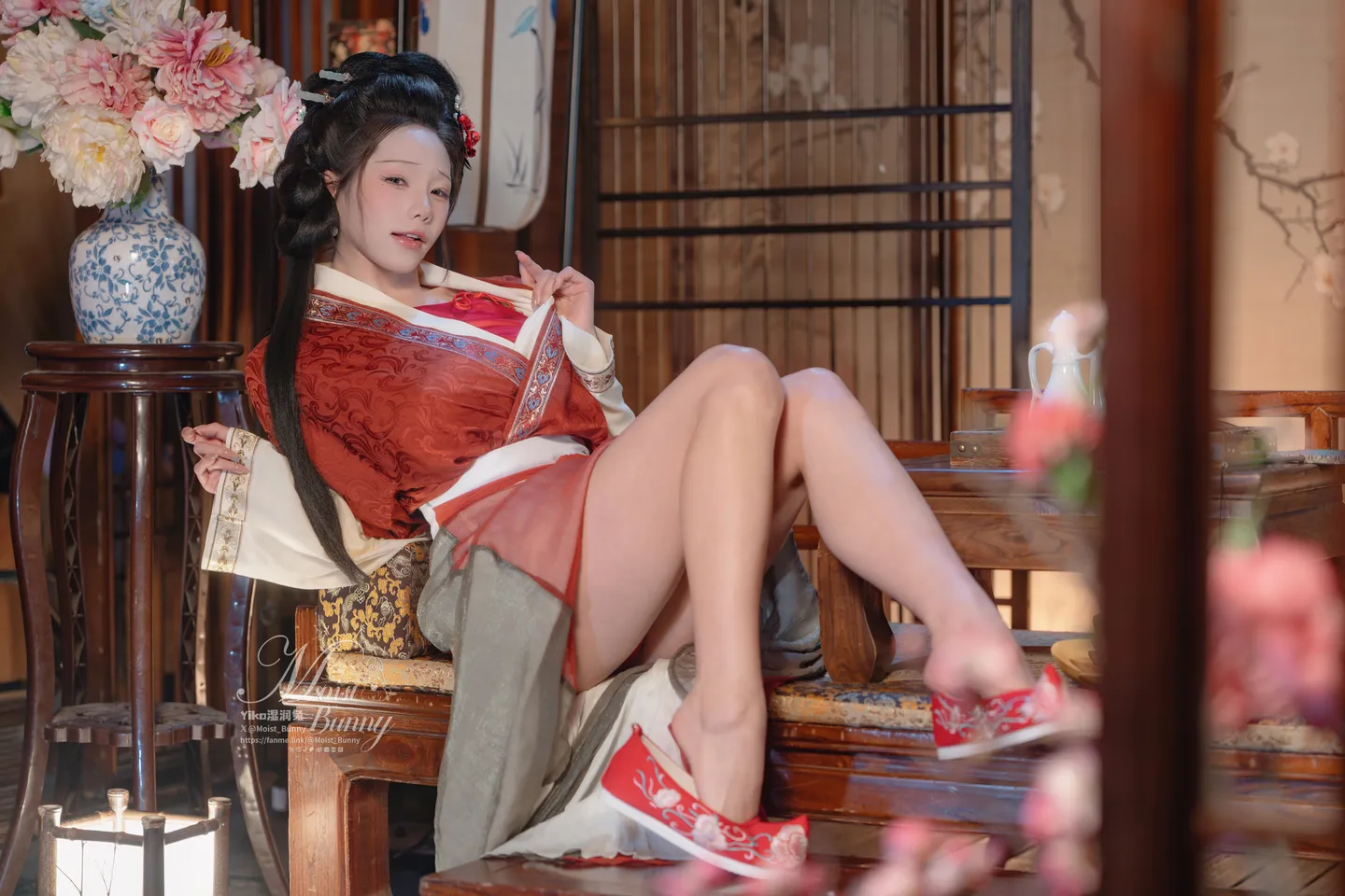 Yao Yi Kou Tu Niang February 2026 Subscription『Galloping Steeds·Golden Lotus Welcoming Spring』 94P,2V 2 (94 photos) - Yao Yi Kou Tu Niang (咬一口兔娘) - Photo 13 of 94