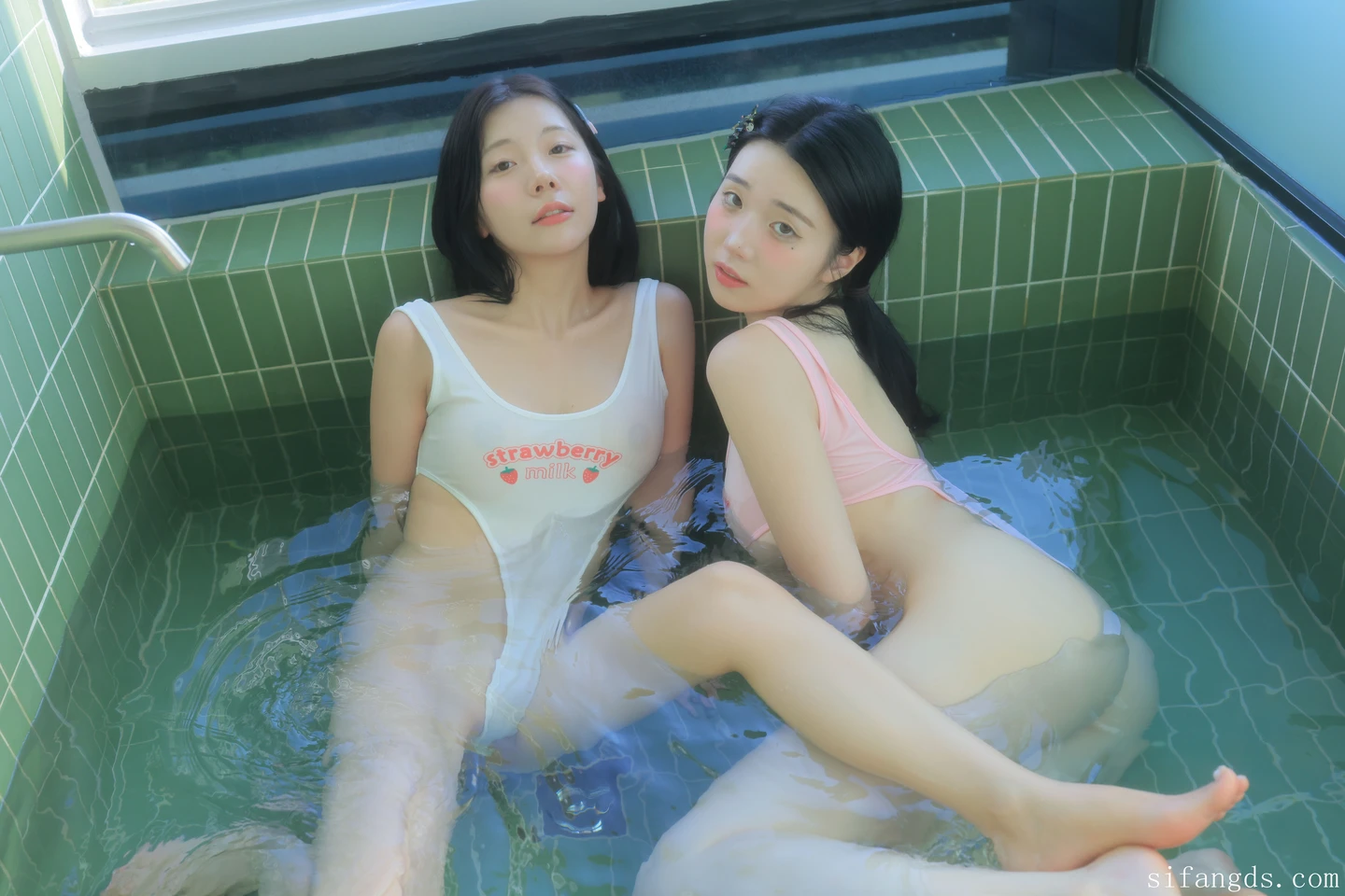 Lee Su-ying (ssobeulri) & Lee Yeonwoo - Combined One-Piece Swimsuit 342P,8V 7 77GB01 (213 photos) - Li Su Ying Ssobeulri (李素英쏘블리) - Photo 168 of 213