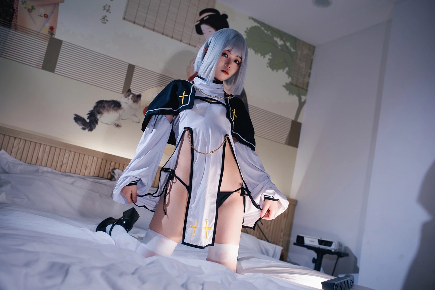 Luocheng Snow - No.002 Purifying Priest (37 photos) - Luo Cheng Xue (洛城雪) - Photo 2 of 37