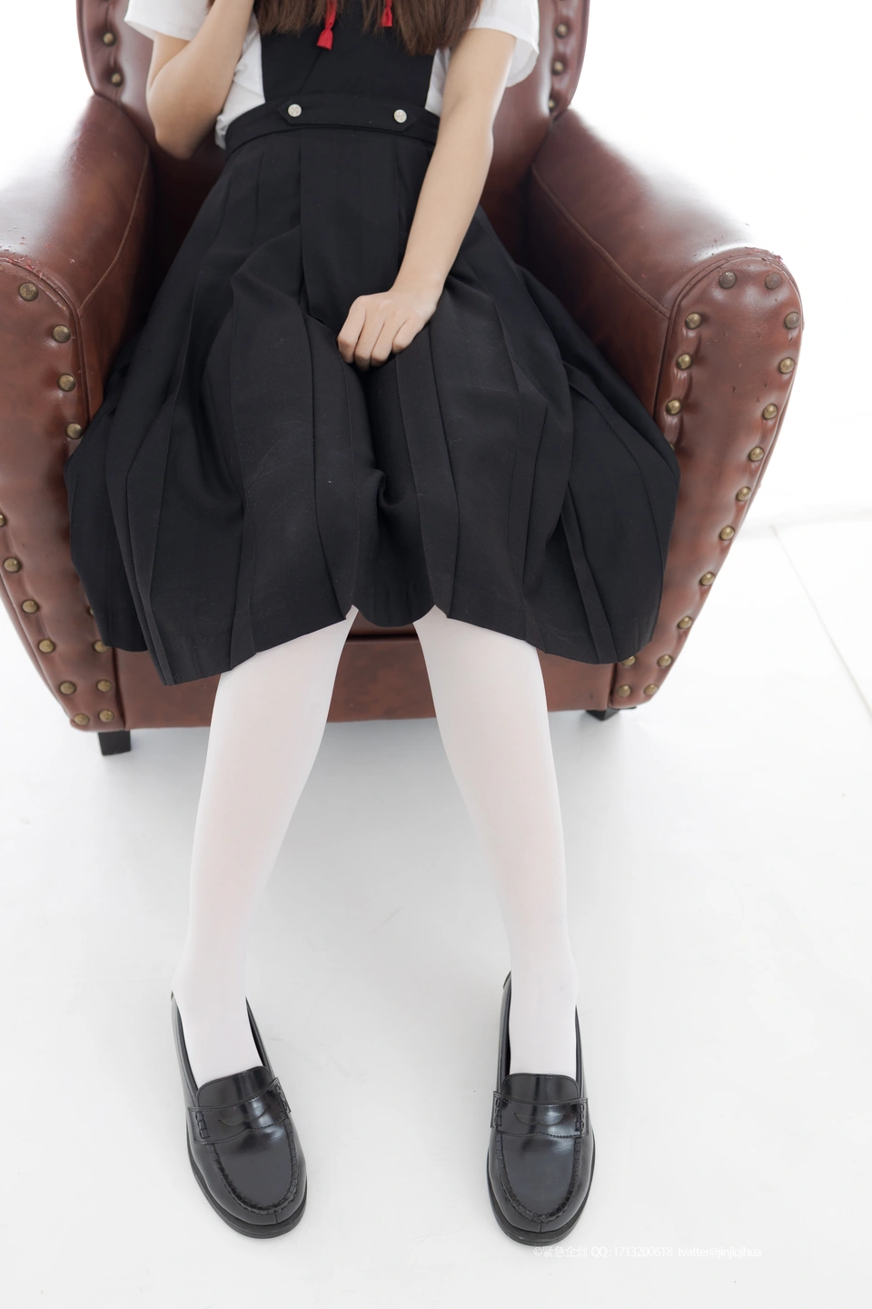 Emergency Project No.011 - Miao Miao Zi (108 photos) - Photo 1 of 108
