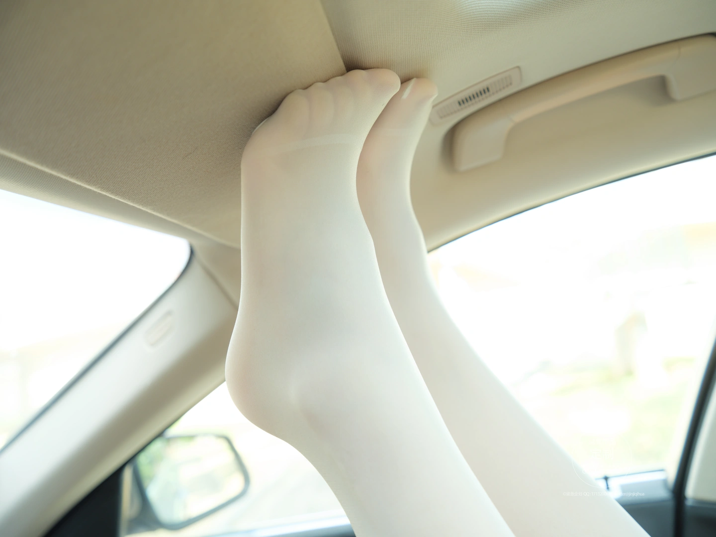 Emergency Project No.045 Miao Miao Zi In-Car White Stockings (88 photos) - Photo 33 of 88