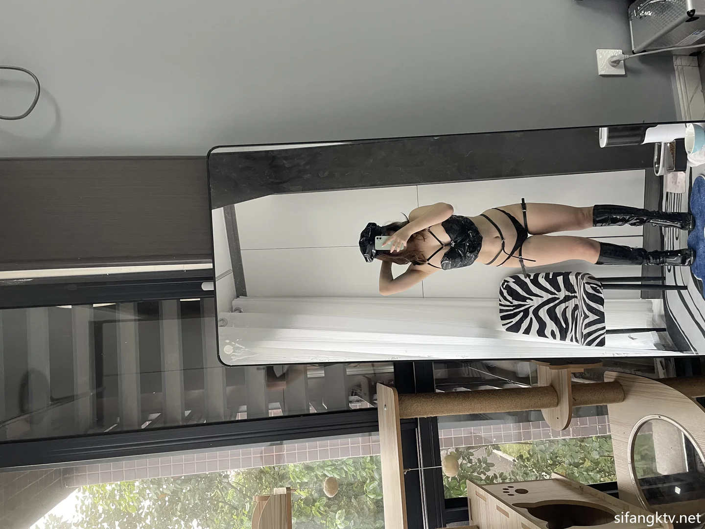 cong-you-bing-er - No.22 Black Stockings & Patent Leather (22 photos) - Cong You Bing Er (葱油饼er) - Photo 14 of 22