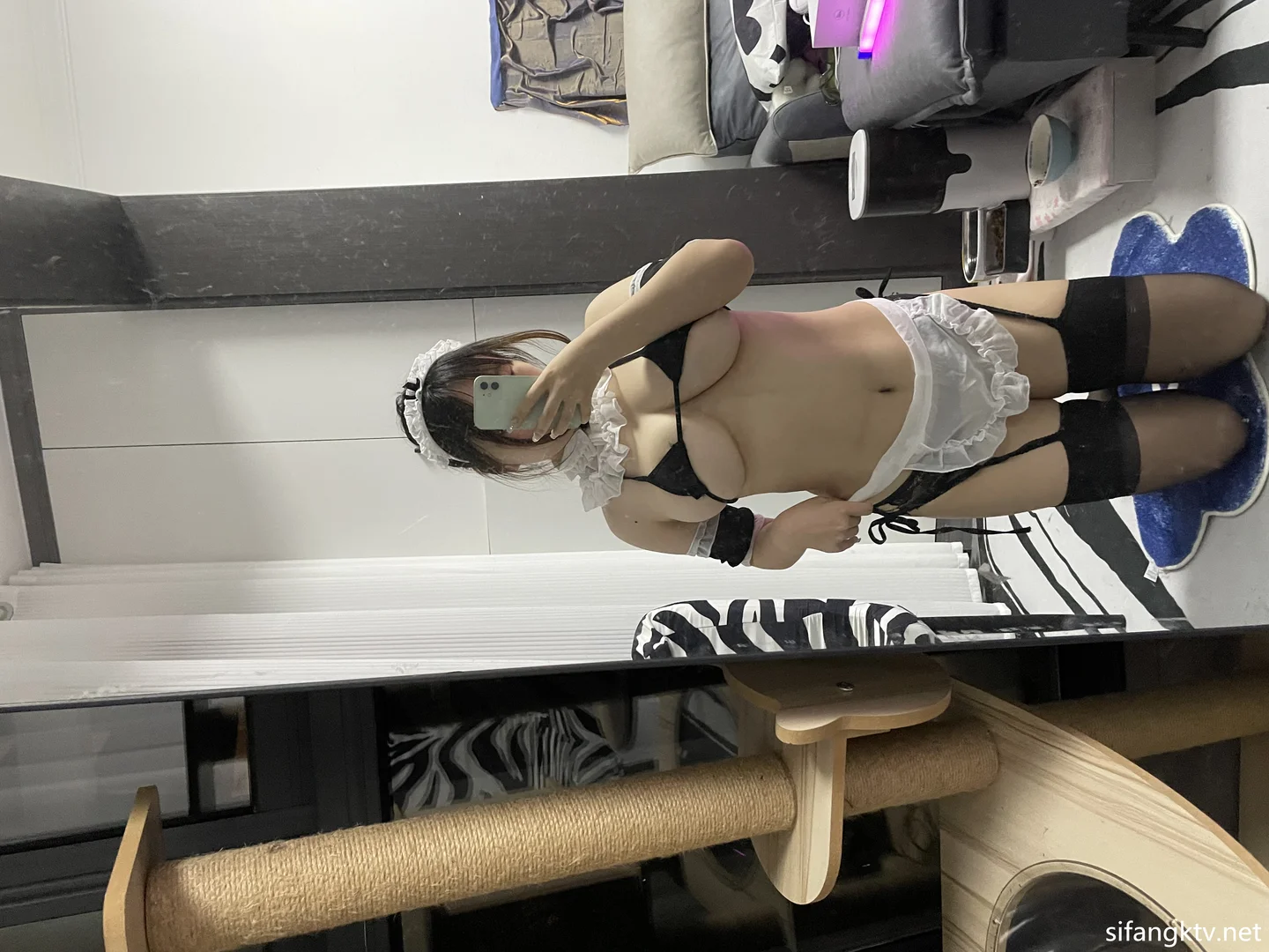 Cong You Bing Er - No.25 Black & White Maid Sleeveless Dress (22 photos) - Cong You Bing Er (葱油饼er) - Photo 4 of 22