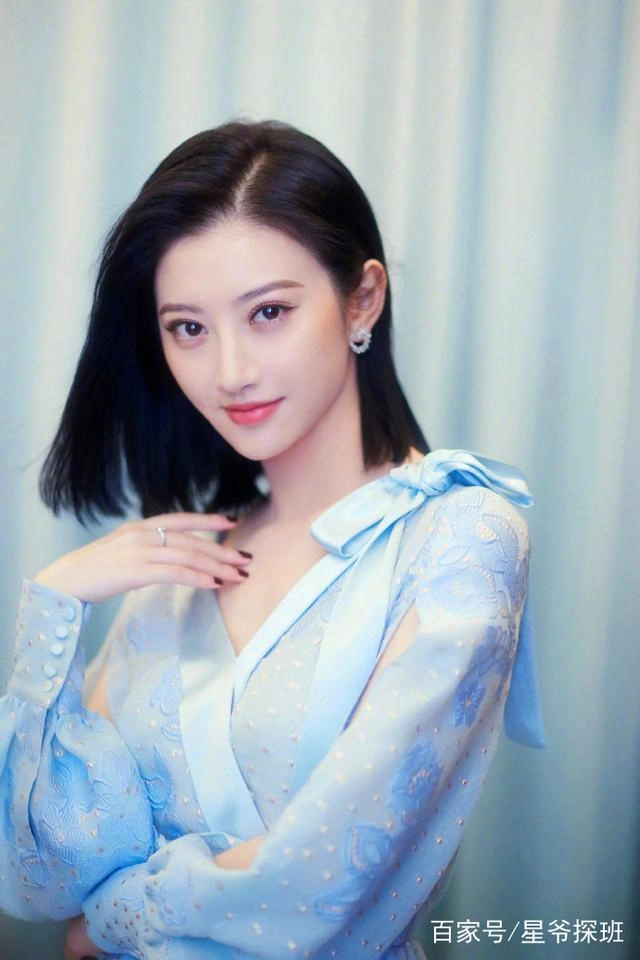 [gravure] Jing Tian - Photo Collection Set 01 (18 photos) - 02 Xie Zhen Ji Tao Tu (02-写真集套图) - Photo 1 of 18