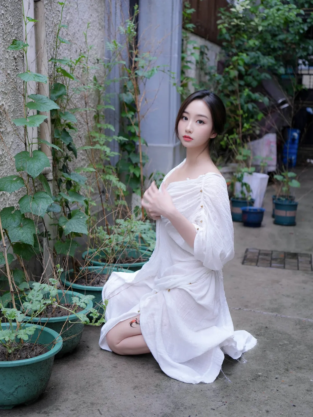 XR Uncensored Kan Zhi in White Long Dress Painter XiuRen Showgirl 10603 Private Purchase Shoot 2025 07 31 (85 photos) - Xr_uncensored (XR_Uncensored) - Photo 13 of 85