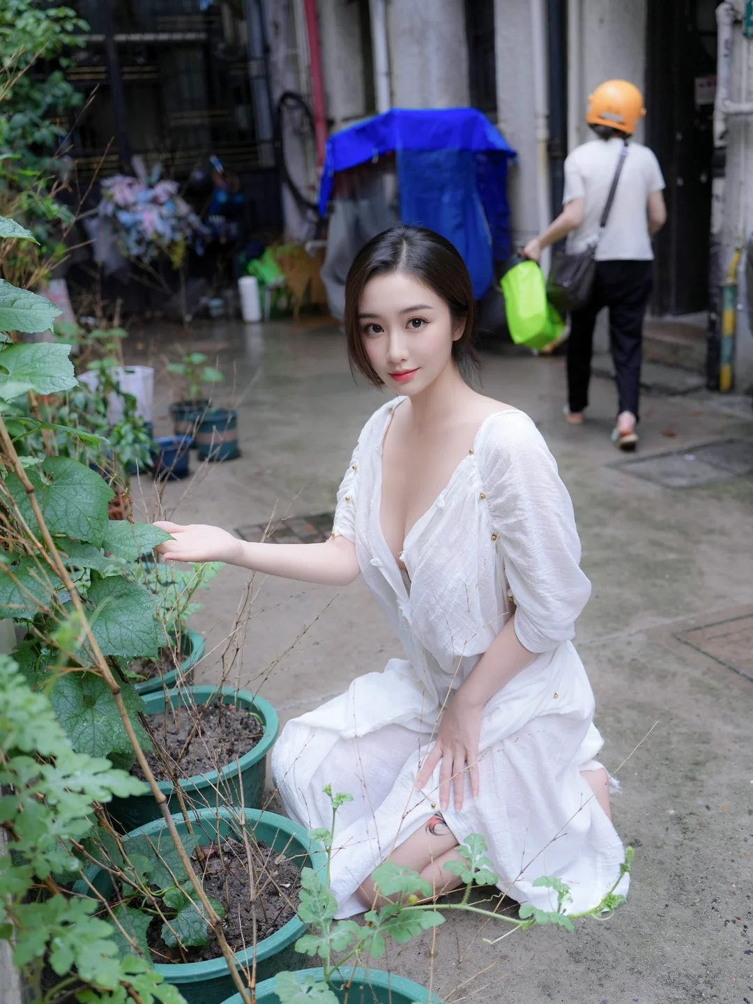 XR Uncensored Kan Zhi in White Long Dress Painter XiuRen Showgirl 10603 Private Purchase Shoot 2025 07 31 (85 photos) - Xr_uncensored (XR_Uncensored) - Photo 14 of 85