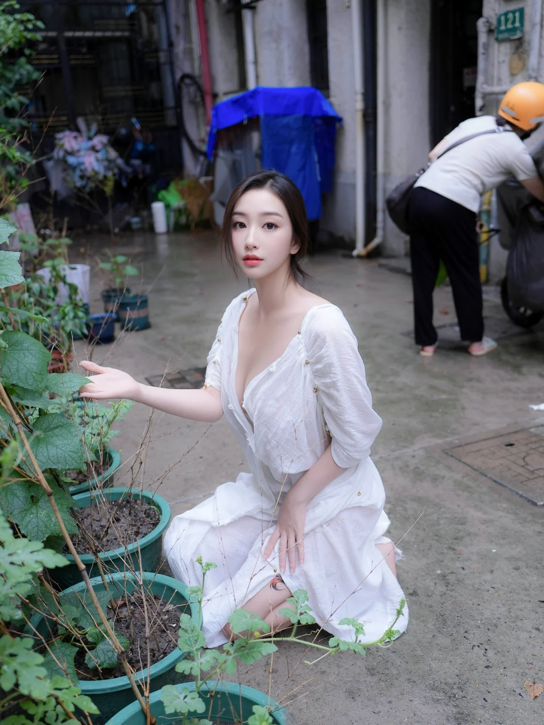 XR Uncensored Kan Zhi in White Long Dress Painter XiuRen Showgirl 10603 Private Purchase Shoot 2025 07 31 (85 photos) - Xr_uncensored (XR_Uncensored) - Photo 15 of 85
