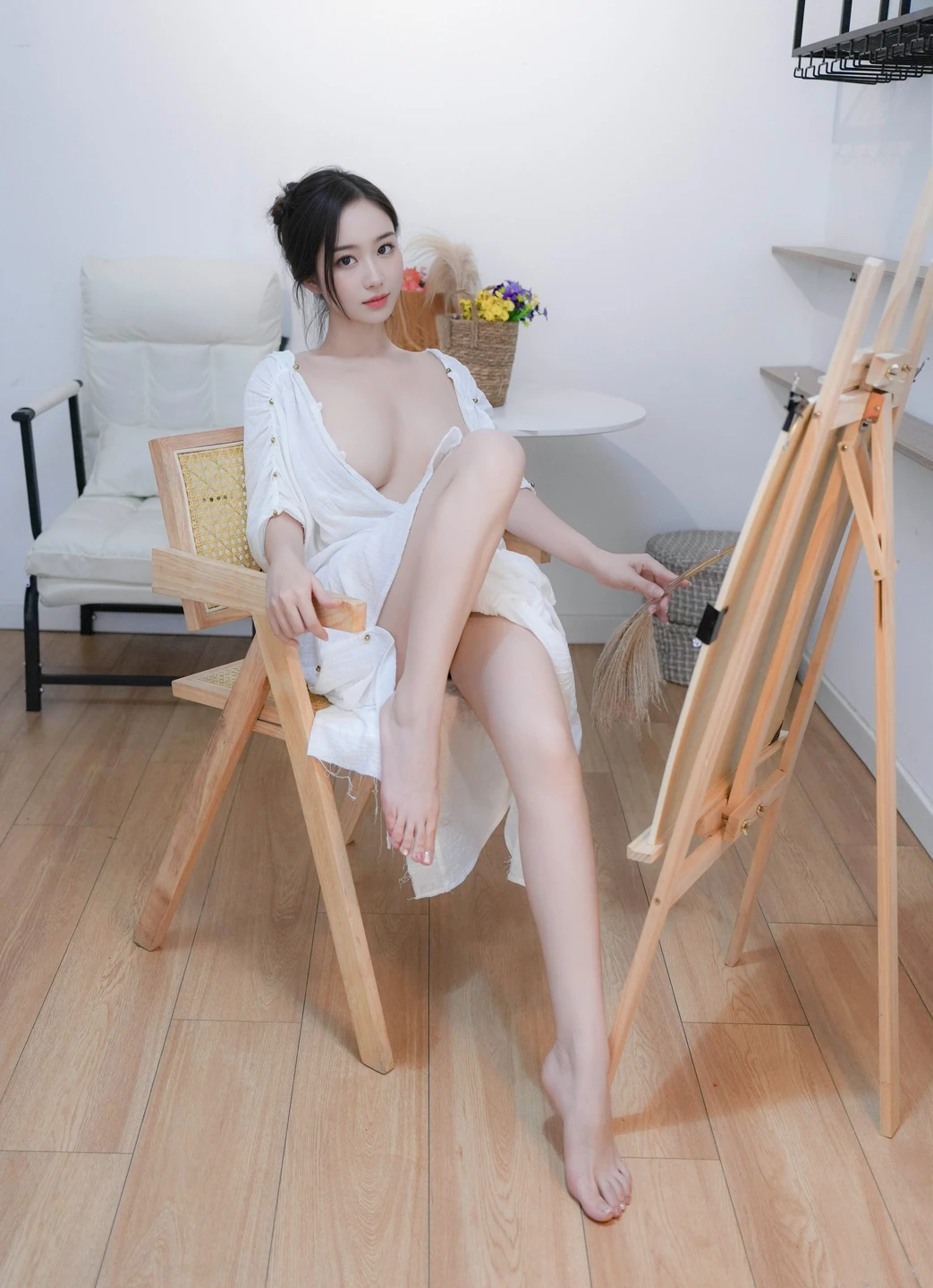 XR Uncensored Kan Zhi in White Long Dress Painter XiuRen Showgirl 10603 Private Purchase Shoot 2025 07 31 (85 photos) - Xr_uncensored (XR_Uncensored) - Photo 26 of 85