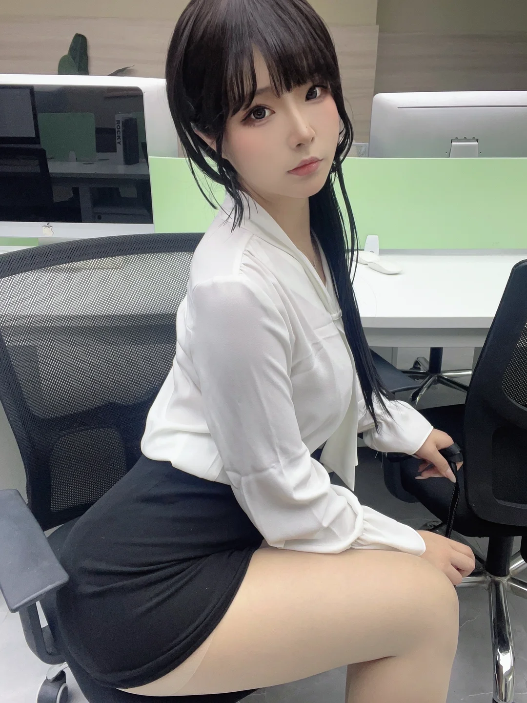 yuuhui – NO.082 [Patreon] Thoughtful Secretary [37P-216.4M] (37 photos) - Yuuhuiyu Hui (yuuhui玉汇) - Photo 10 of 37
